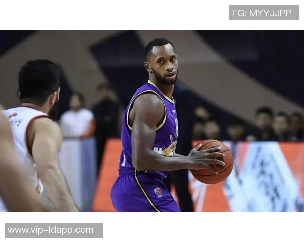 辽宁男篮调整阵容杰隆布朗与奥利弗注册取消亨特成功加盟