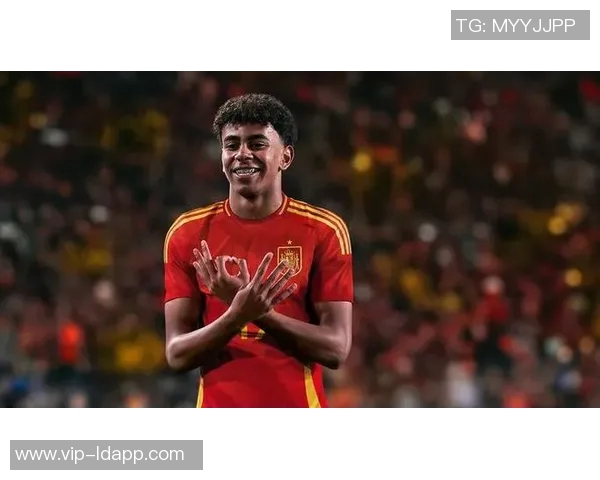 奇妙缘分重现巴黎小将恩贾恩图与亚马尔曾在U10赛场相遇