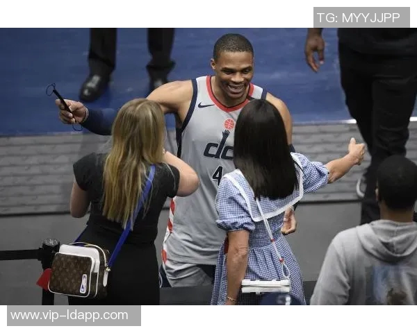 克尼佩尔全明星赛后五场狂轰26记三分球领跑联盟展现超强实力